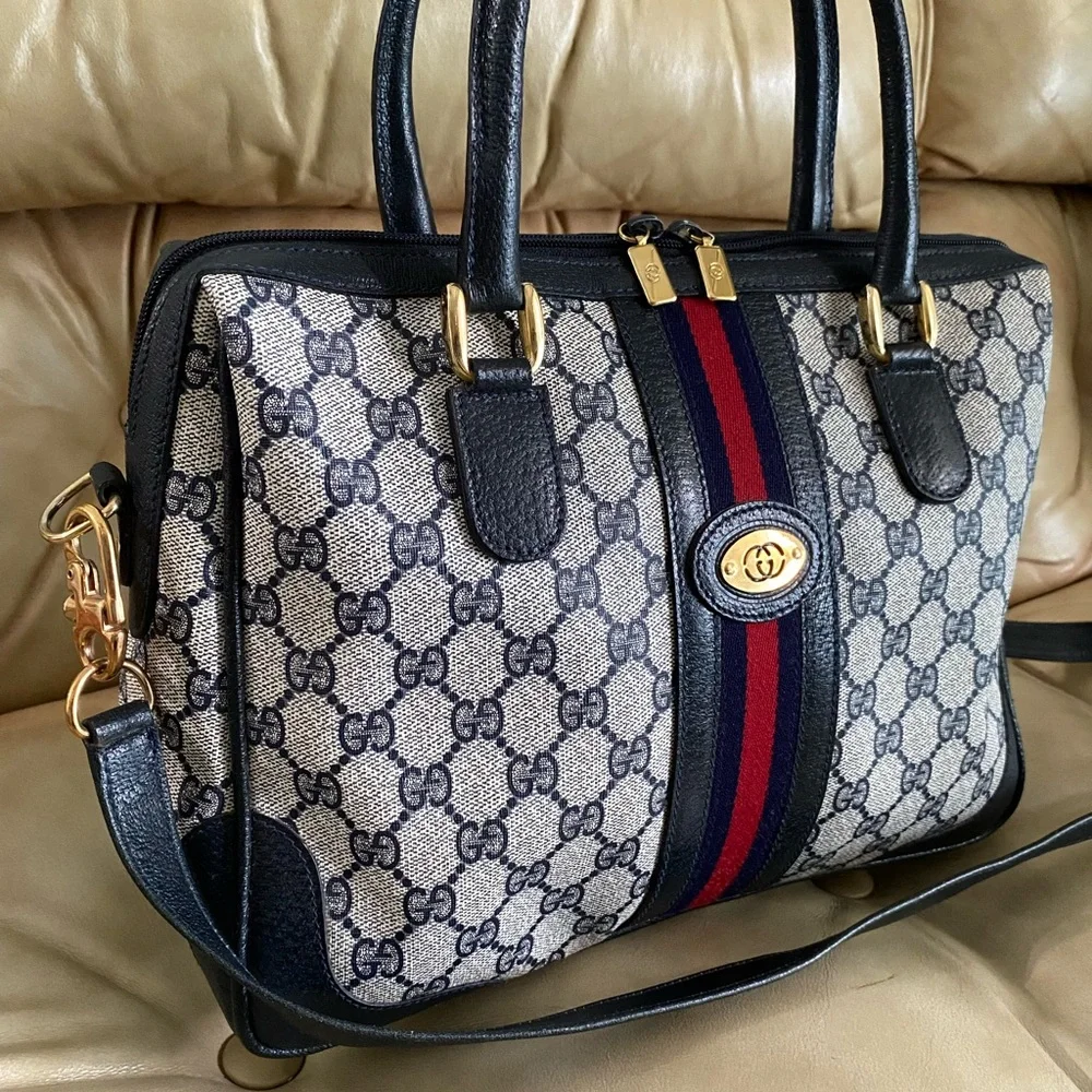 Stunning Vintage Gucci Unisex Messenger Bag Satchel GG Stripe Sherry